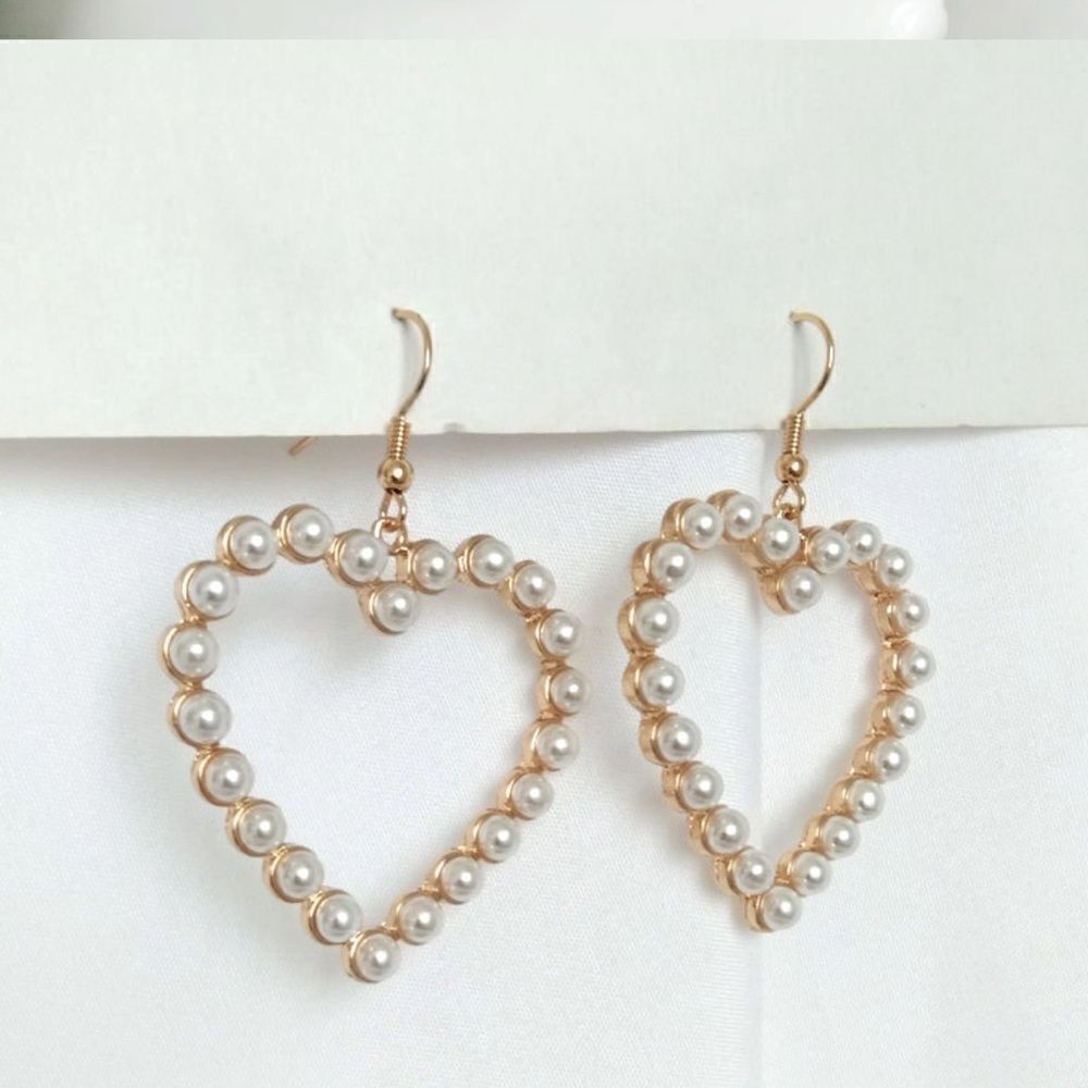 5/$25 HEART PEARL FAUX EARRINGS - Picture 3 of 13